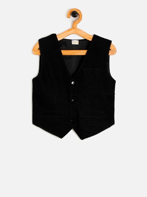 

Aomi Boys Black Solid Woven Waistcoat