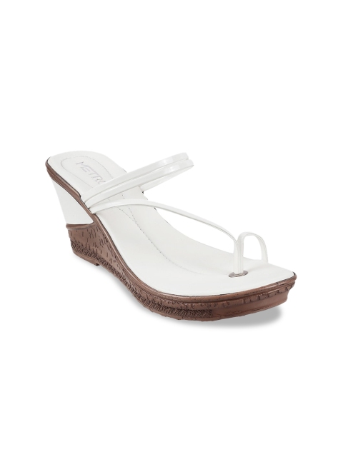 

Metro Women White Solid Wegdes