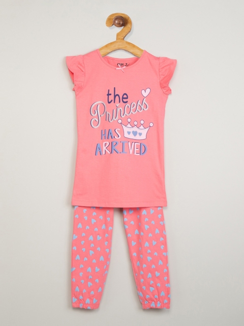 

max Girls Peach-Coloured Printed Night suit