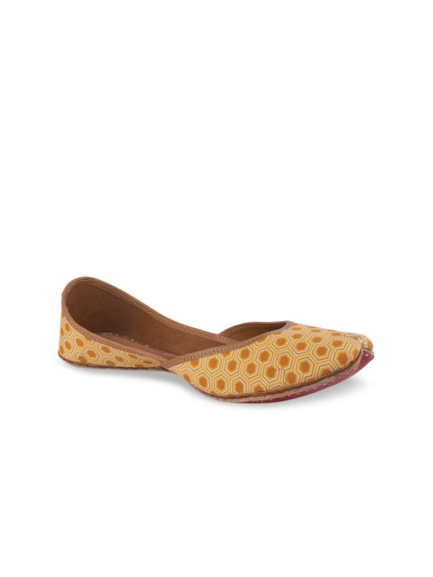 

DESI COLOUR Women Yellow Printed Leather Mojaris