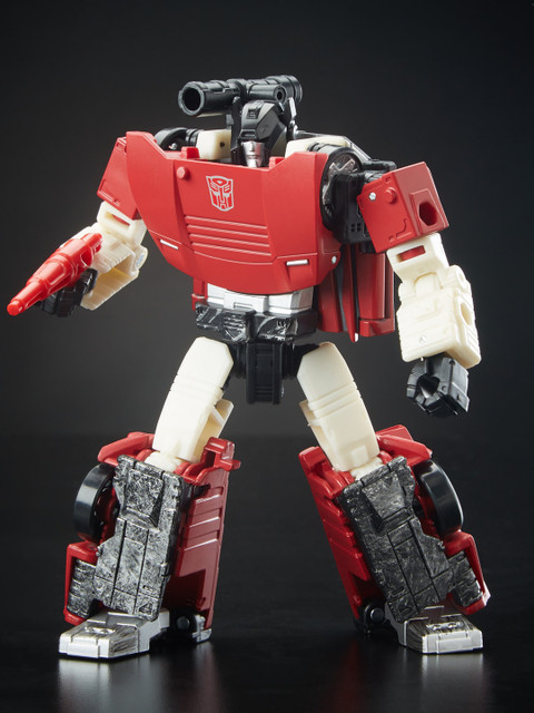 

TRANSFORMERS Kids Red & Cream-Coloured Generations War For Cybertron Siege Delux