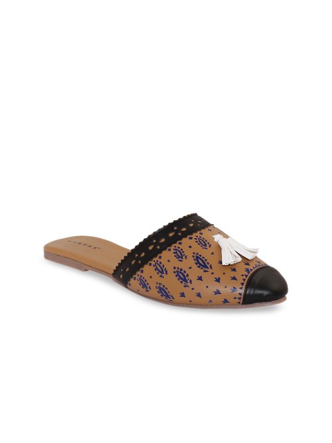 

Kanvas Women Brown & Black Textured Mules