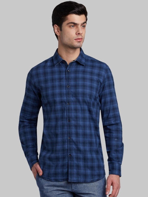

Parx Men Blue Slim Fit Checked Casual Shirt