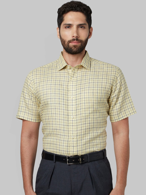 

Park Avenue Men Yellow & Blue Regular Fit Checked Formal Shirt