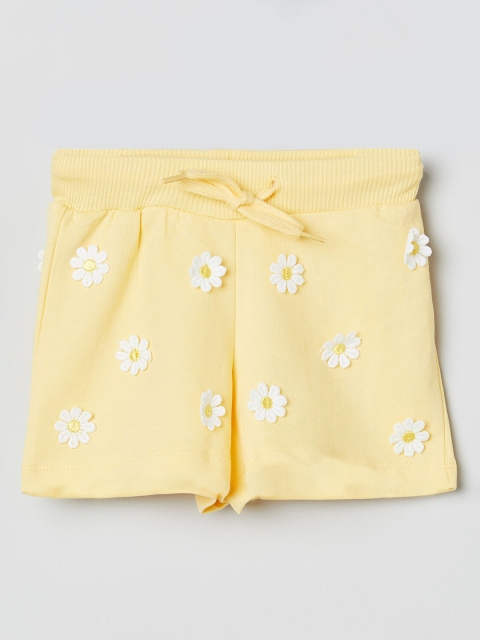 max Girls Yellow Self Design Regular Fit Regular Shorts