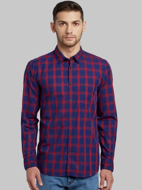 

Parx Men Red & Navy Blue Slim Fit Checked Casual Shirt