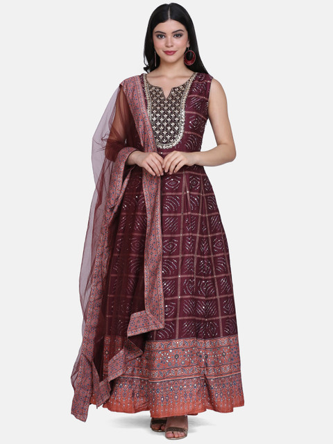 

BOMBAY SELECTIONS Women Maroon Self Design Kurta with Skirt & Dupatta