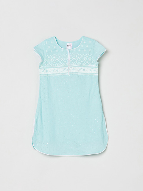 

max Girls Blue & White Self Design Kurta with Pyjamas