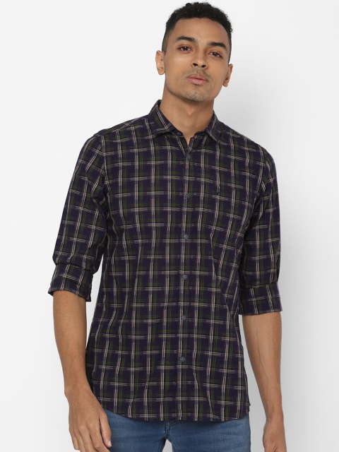 

Solly Jeans Co. Men Navy Blue & Green Regular Fit Checked Casual Shirt