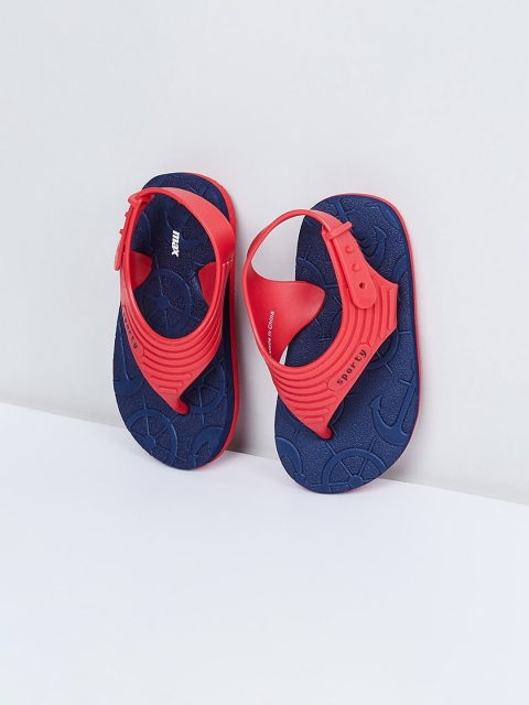 

max Boys Red & Navy Blue Self Design Thong Flip-Flops