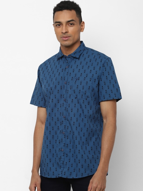 

Solly Jeans Co. Men Blue Regular Fit Printed Casual Shirt