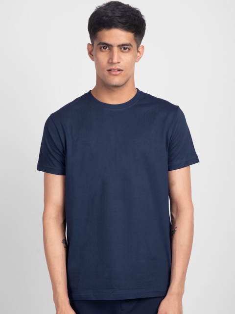 

Bewakoof Men Blue Solid Round Neck T-shirt