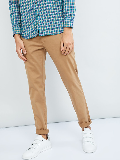 

max Men Khaki Regular Fit Solid Chinos