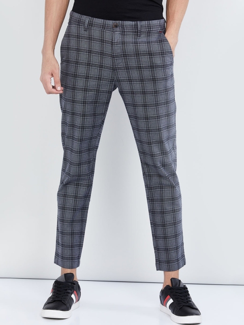 

max Men Black & Grey Regular Fit Checked Regular Trousers