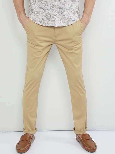 

max Men Khaki Regular Fit Solid Chinos