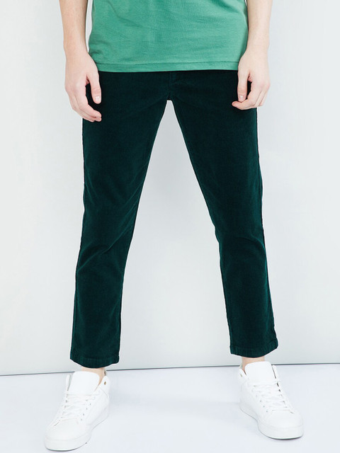 

max Men Green Solid Corduroy Regular Trousers