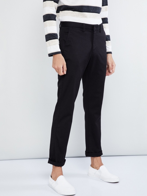 

max Men Black Regular Fit Solid Chinos
