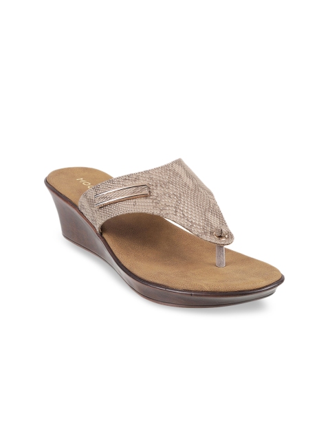 

Mochi Girls Beige Textured Wedges