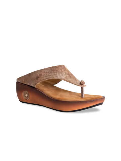 

Kraft Cellar Women Copper-Toned Textured Wedges
