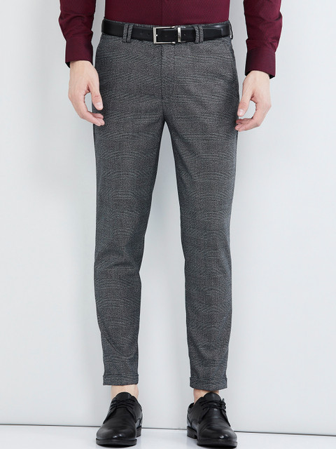 

max Men Grey Regular Fit Checked Formal Trousers