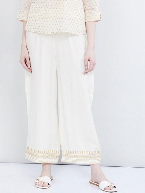 

max Women Off-White Solid Wide Leg Palazzos