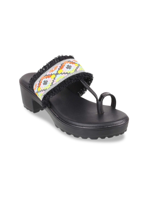 

Metro Girls Black Woven Design Sandals