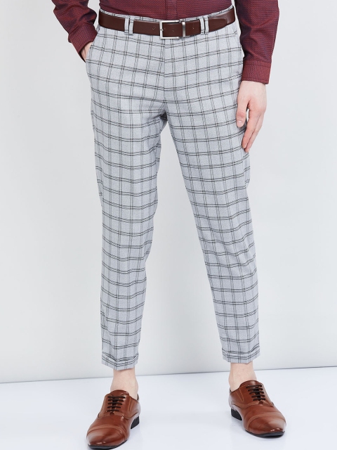 

max Men Grey Regular Fit Checked Formal Trousers