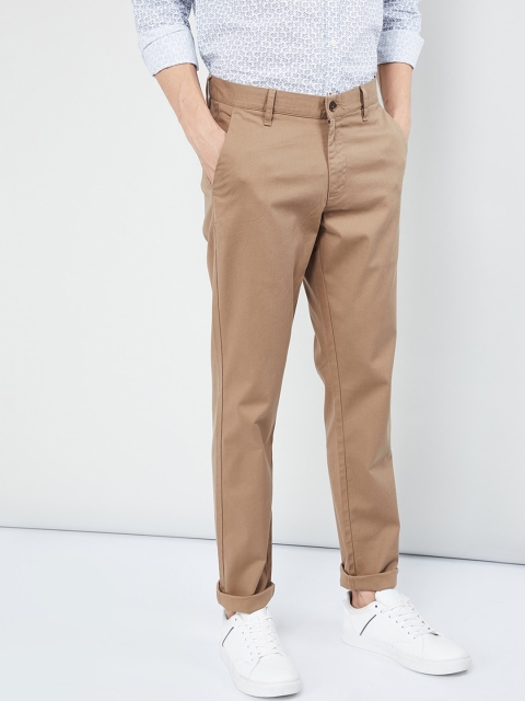 

max Men Khaki Regular Fit Solid Chinos