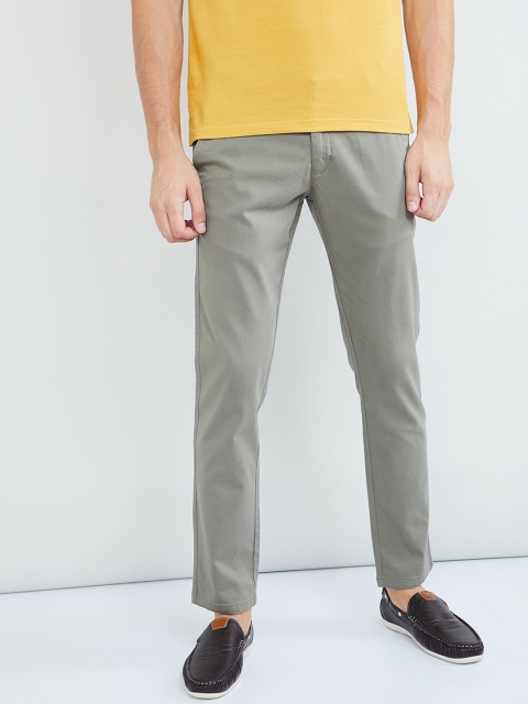 

max Men Green Regular Fit Solid Chinos