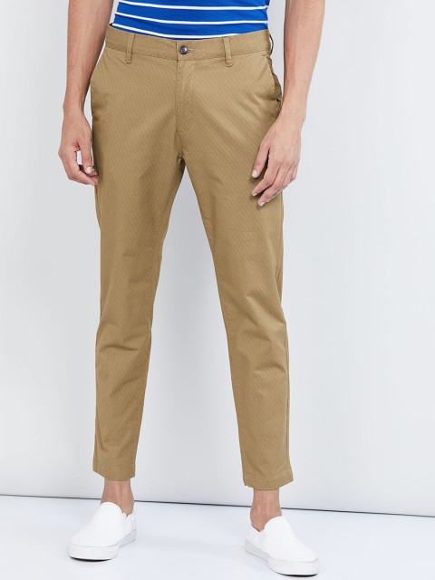 

max Men Khaki Regular Fit Solid Chinos