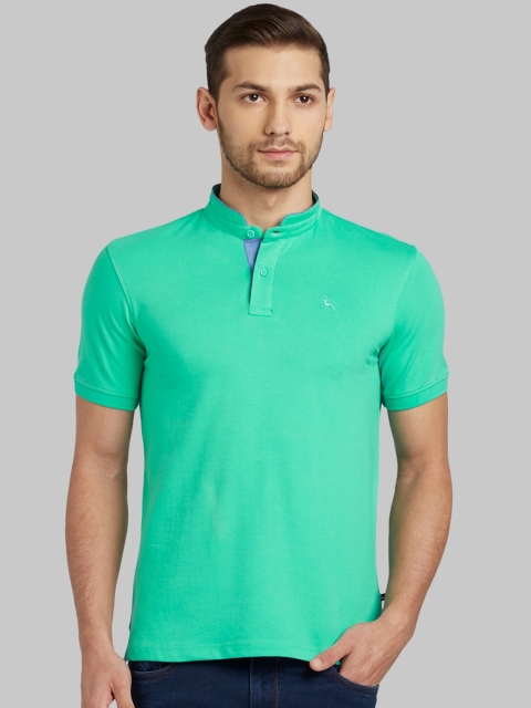 

Parx Men Green Solid Mandarin Collar T-shirt
