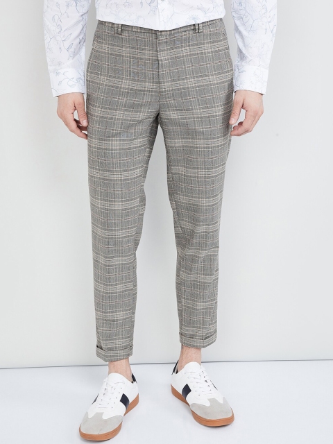 

max Men Beige & Green Regular Fit Checked Regular Trousers