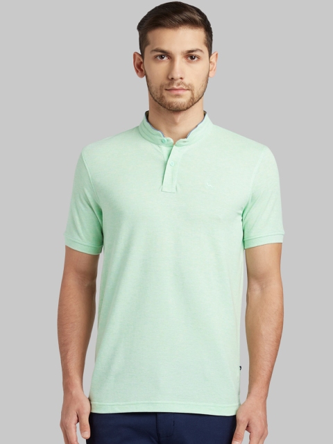 

Parx Men Green Solid Mandarin Collar T-shirt