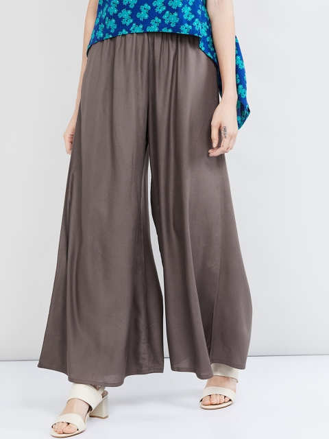 

max Women Taupe Solid Wide Leg Palazzos