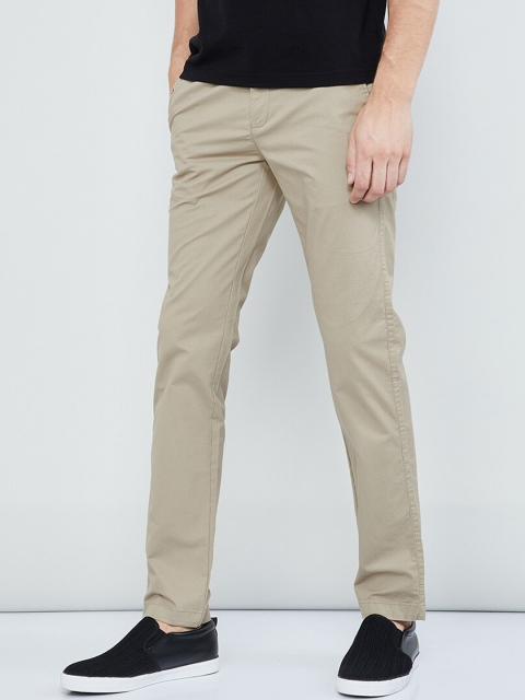 

max Men Khaki Regular Fit Solid Regular Trousers