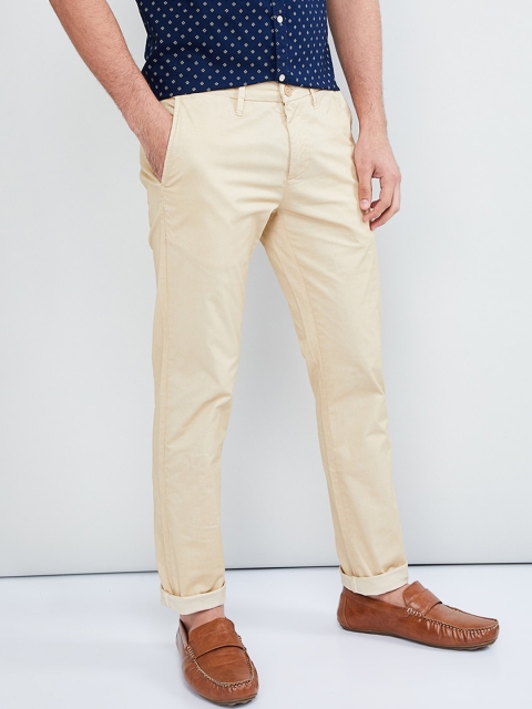 

max Men Khaki Regular Fit Solid Trousers