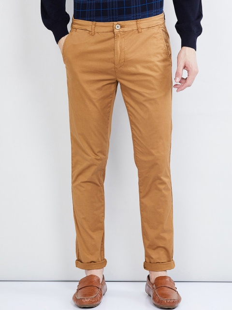 

max Men Brown Regular Fit Solid Chinos