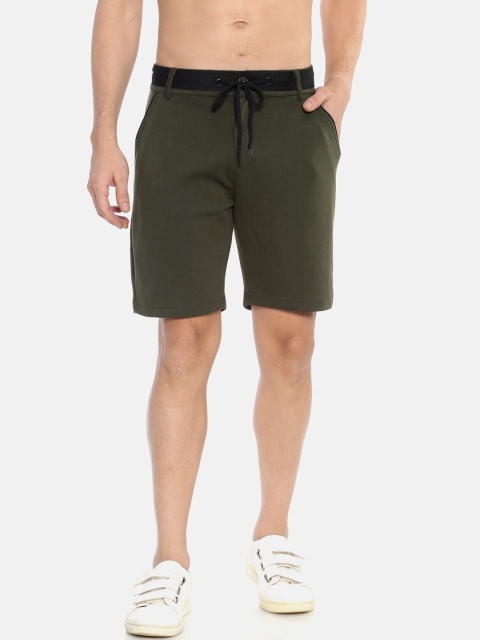 

Campus Sutra Men Olive Green Solid Regular Fit Regular Shorts