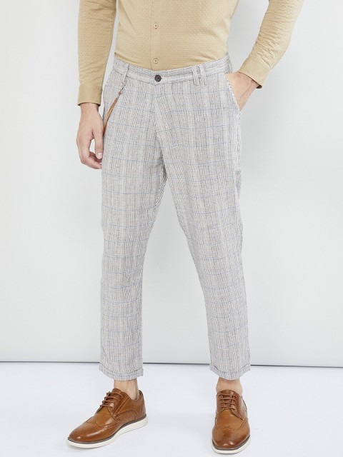 

max Men White & Black Tapered Fit Checked Regular Trousers