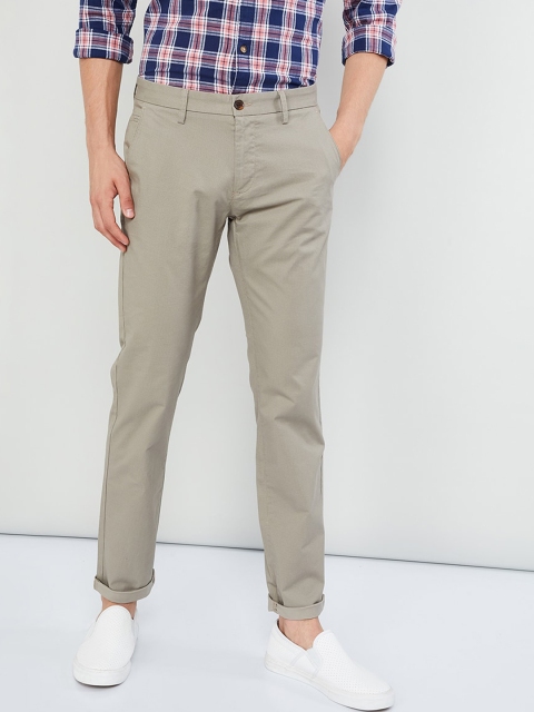 

max Men Brown Regular Fit Solid Chinos