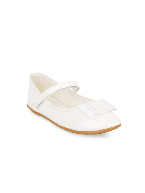 

Metro Girls White Solid Mary Janes