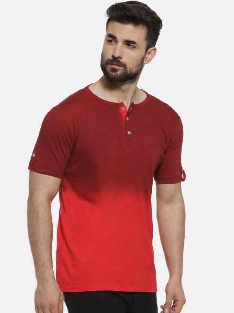 

Campus Sutra Men Maroon Ombre Henley Neck T-shirt