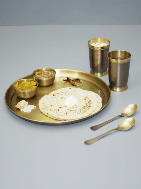

nestroots 7 Gold-Toned Dinner Set