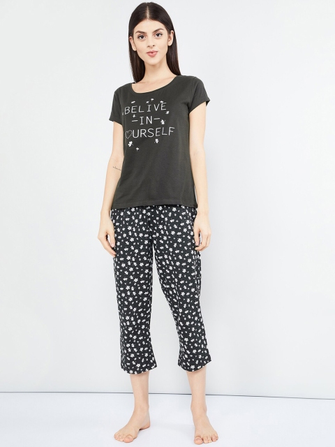 

max Women Grey & Off-White Printed Night Suit