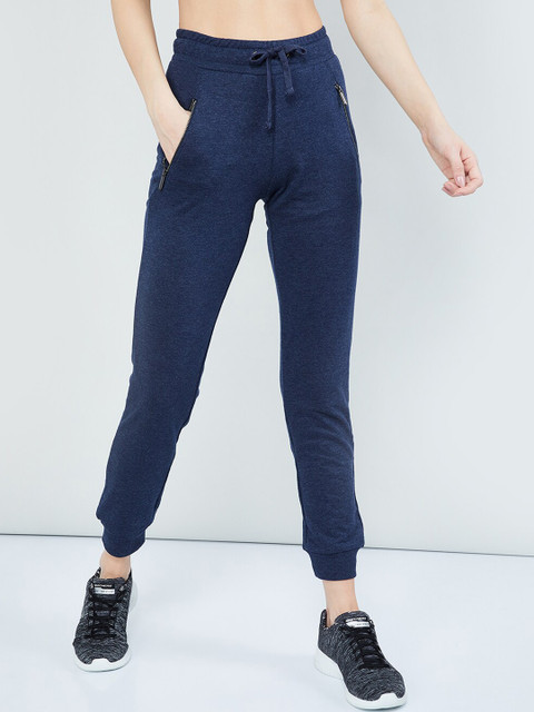 

max Women Blue Solid Slim-Fit Joggers