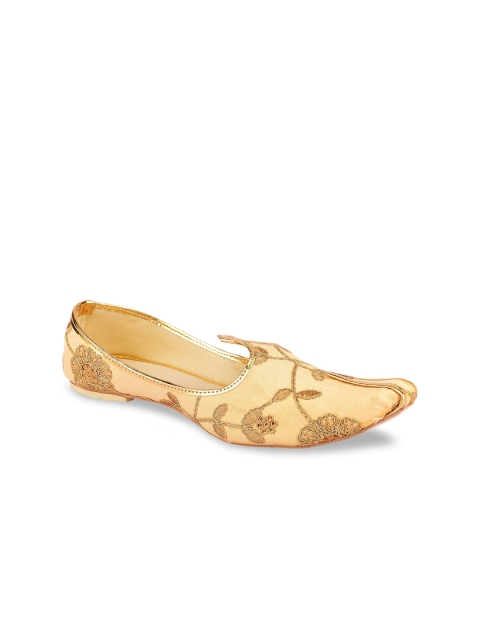 

DESI COLOUR Men Gold-Toned Mojaris
