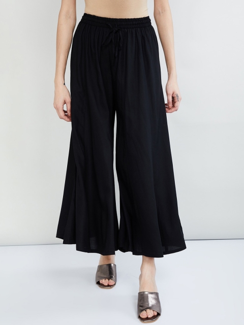 max Women Black Solid Wide Leg Palazzos