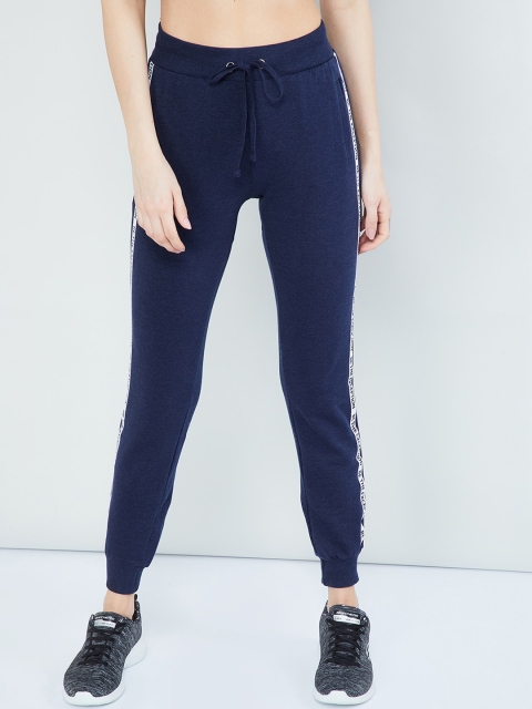

max Women Blue Solid Slim-Fit Joggers