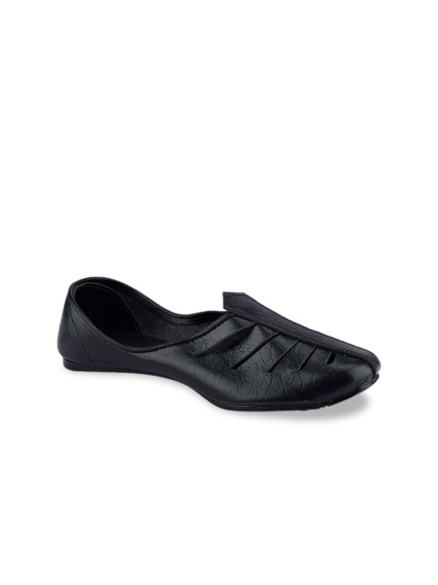 

DESI COLOUR Men Black Solid Mojaris