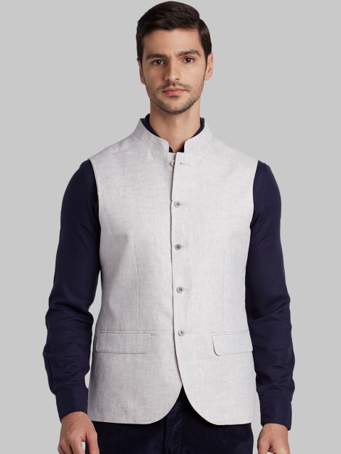 

Parx Men Grey Solid Waistcoat